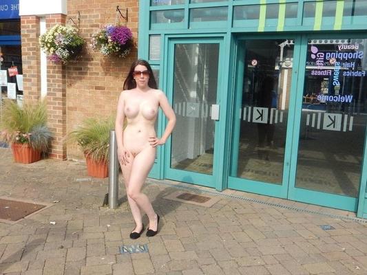 25P Random Ladies Outdoor 01