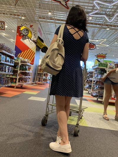 24P Upskirt lady in mall