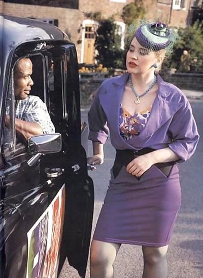 16P Classic Retro - BBC - Blue Stockings - Taxi