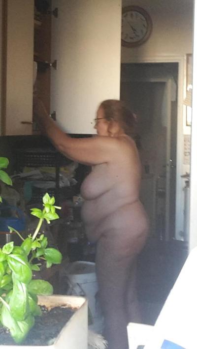 12P MY FEMALE NUDE IN THE KITCHEN THIS MORNING N02