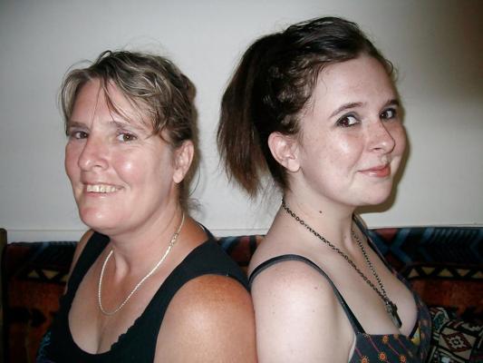 7P Mother and Daughter