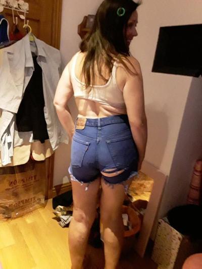 25P The Mrs in Levi's Jean Shorts Daisy Dukes