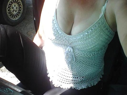 25P Cleavage in car
