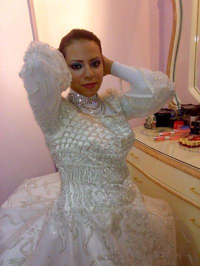 20P New maried share his wife