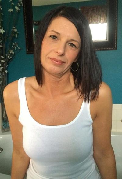 12P ¿Qué MILF caliente obtiene tu semen 2?