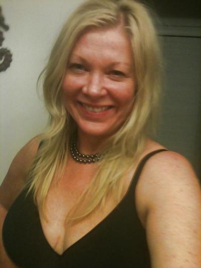 25P Hot blonde mom