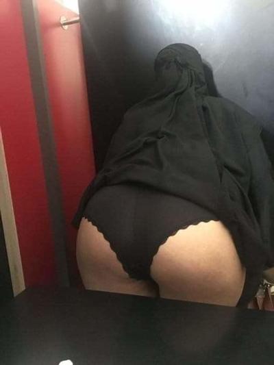 8P Hot 32 yo Moroccan wife