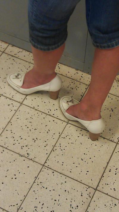 18P Collection of my voyeur feet pics