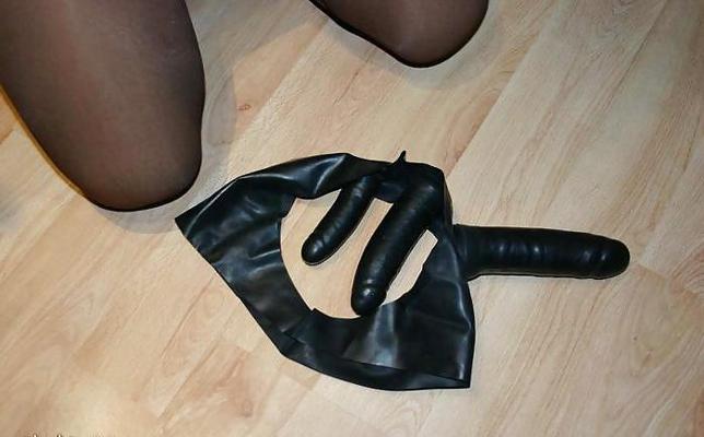 16P Strapon Dildo photos