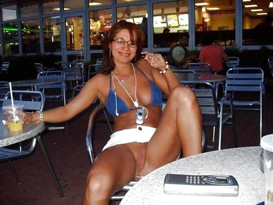 25P Sexy hot wives flashing in stores, clubs, private places 2