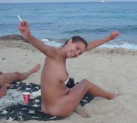 25P WOW She's Smoking 096