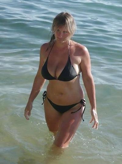 25P Gorgeous and Busty Mature Ladies 15