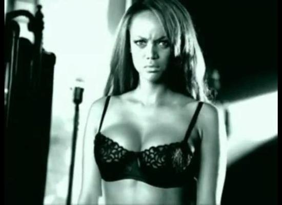 25P Tyra Banks - Victoria's Secret Commericial 2003