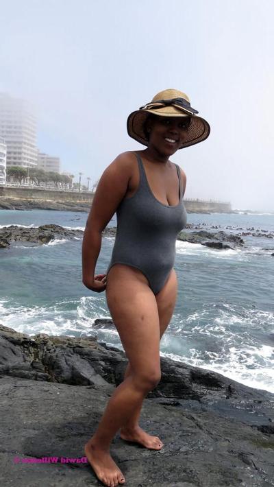 22P South Africa - Girls posing 02