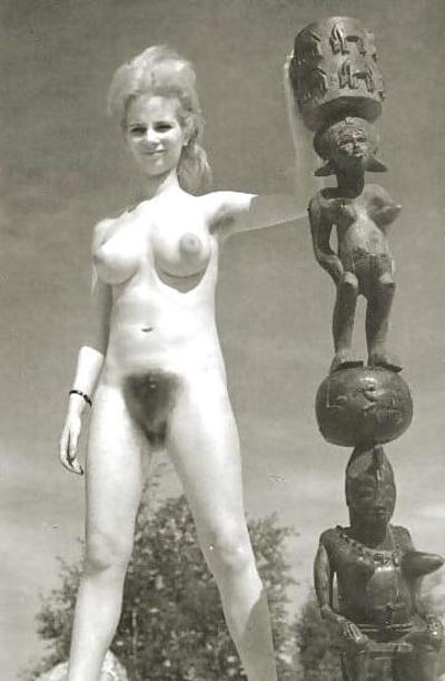 25P Gros seins et buisson 1