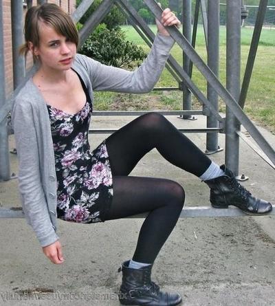 25P Girls in Pantyhose-Stocking - 133