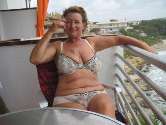 25P La abuela son las mejores amigas.
