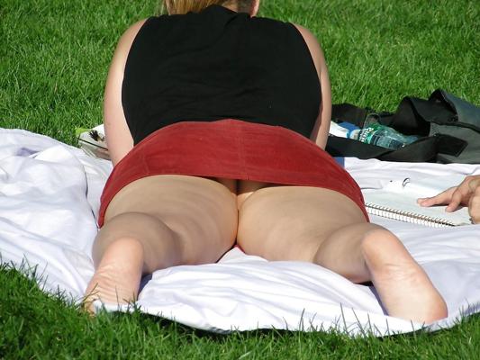 24P Beautiful Upskirt in the Park by Voyeur TROC