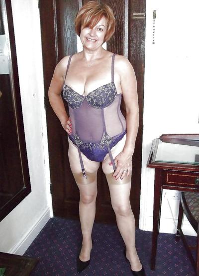 12P BBW and Mature 37 by Searcher1957