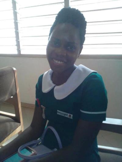 7P Fille africaine fuite et exposée 2