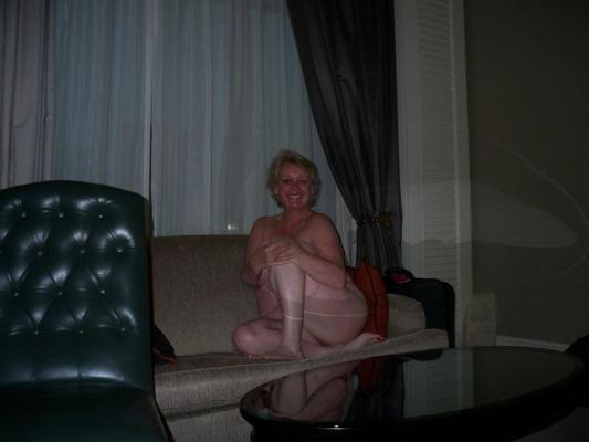 25P 2. Mature English wife poses for hubby