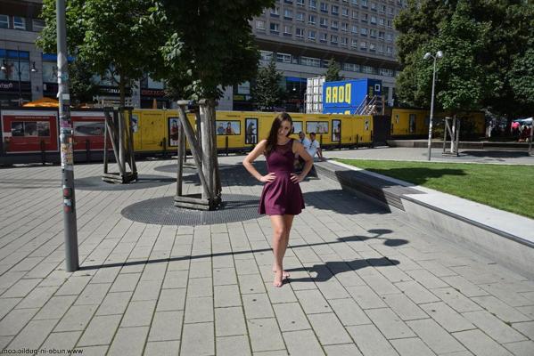 25P Nude in Public 01