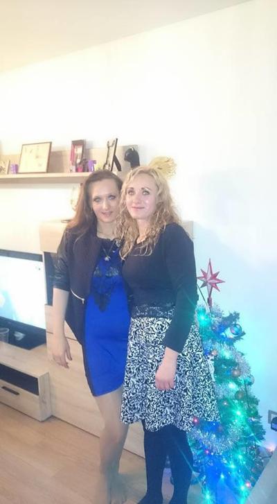 25P sexy females in tights pantyhose nylons 18