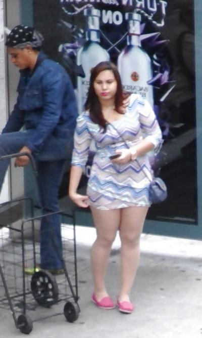 6P New York Bus Stop Girls