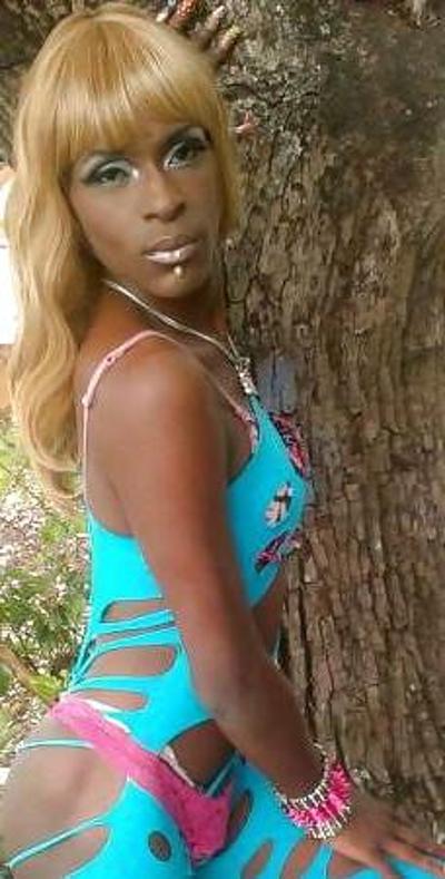7P 5'4 Haitian Shemale Bombshel
