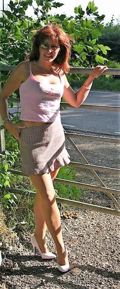 21P Outdoor Pissing 2