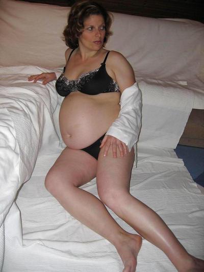 25P HORNY PREGNANT MOM