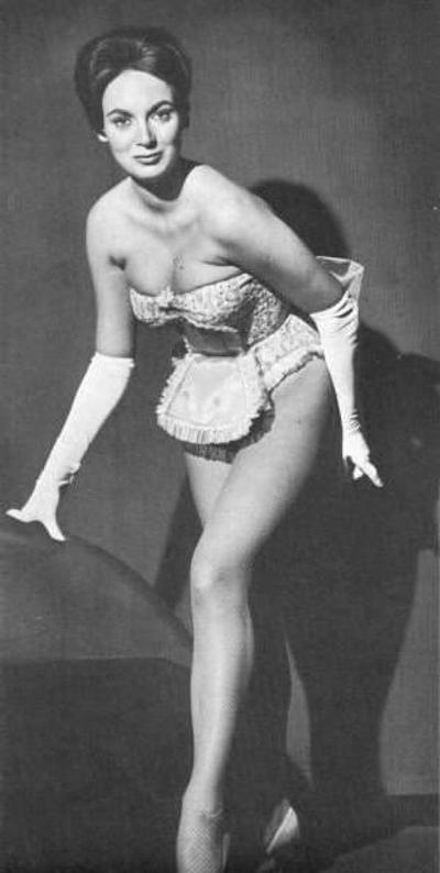 25P 50's era opera length gloves and high heels