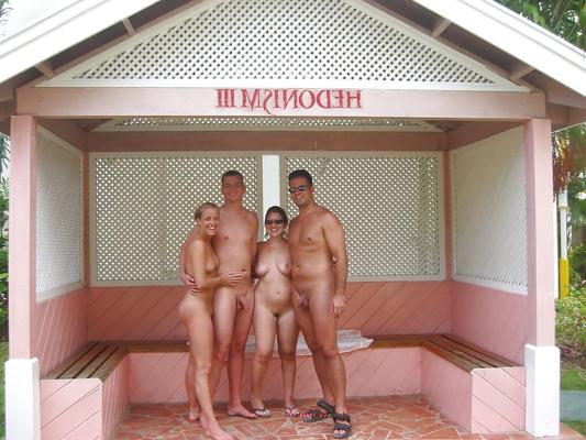 20P Naked couple 48.
