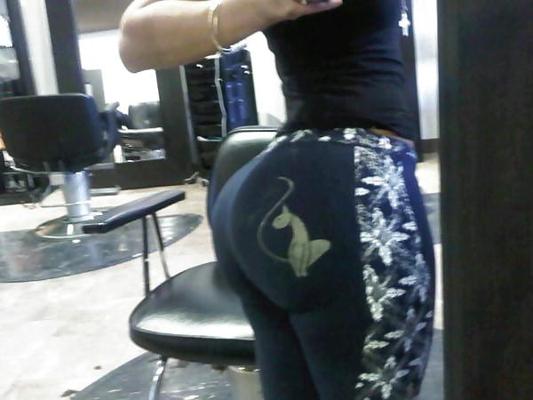 15P Thick Spanish Woman