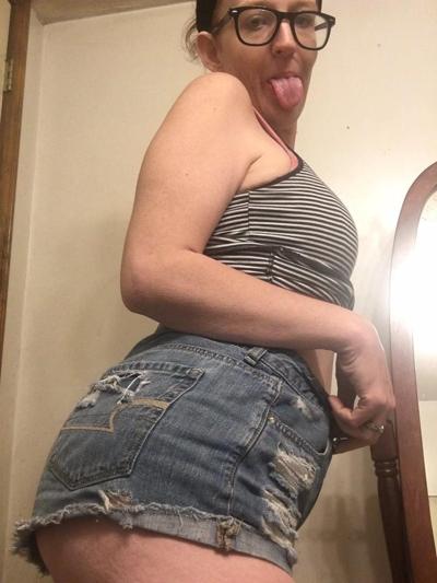 25P Private Pics - hot horny sexy 27yo married Mom Milf