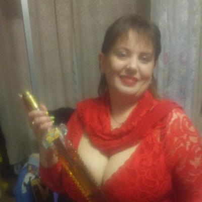 16P Busty Russian Woman 3660