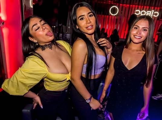 20P Girls partying in club - Paris #91