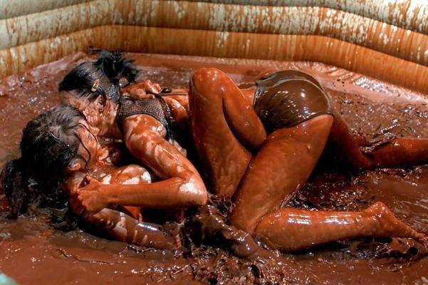 12P MUD LESBIAN SCHOOL 2