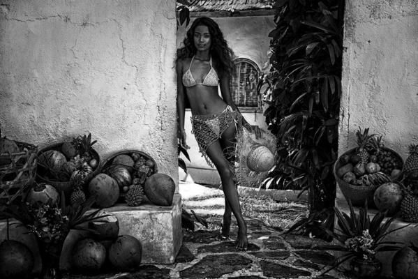 25P Beauty in Black and White 17