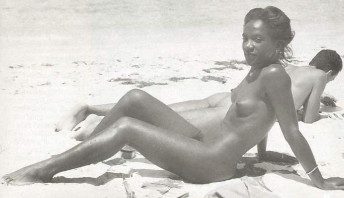 25P Nudists Naturists Public Outdoor Flash - Black And White 3