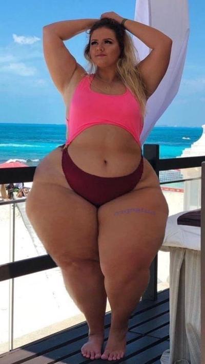 25P Fat Chicks With Deceptively Thin Faces 11