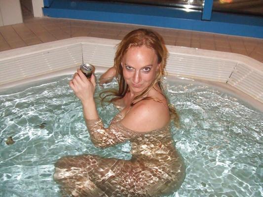 25P Mixed Milf Hottub Fun