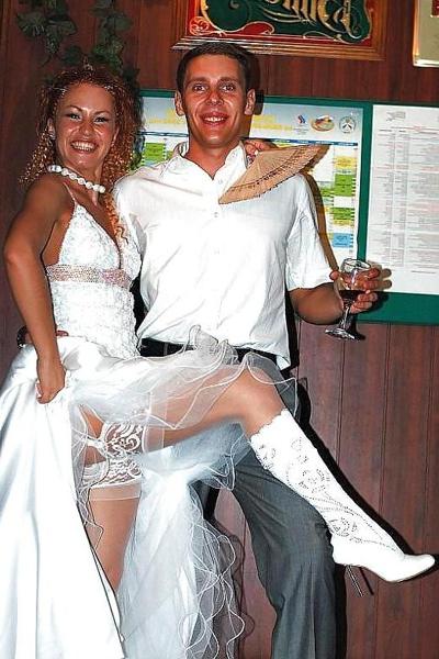 25P Brides Upskirt