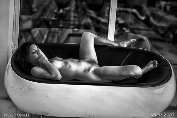 25P Beauty in Black and White 4