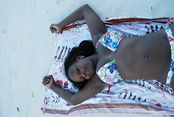25P AFRICAN BEAUTIFUL GIRL