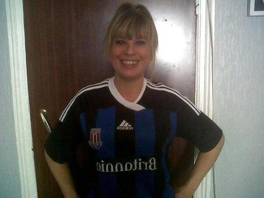25P Football babes