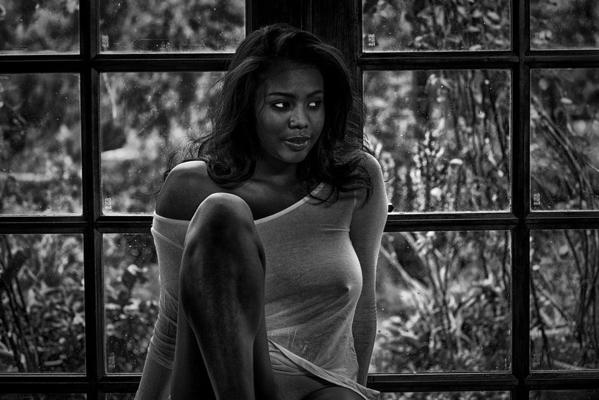 25P Beauty in Black and White 7