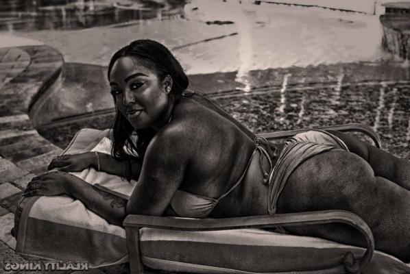 25P Lovemaking in black and white - 6