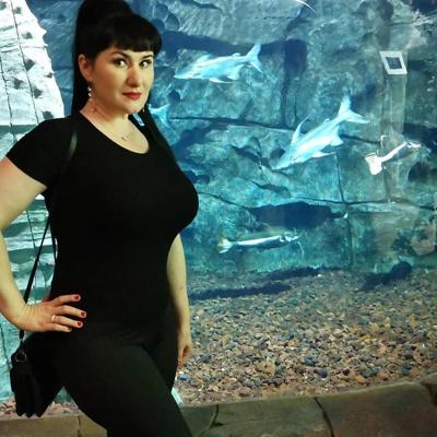 14P Busty Russian Woman 3658