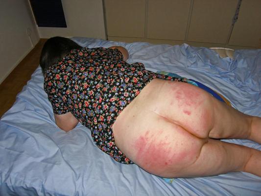 7P Les fesses rouges de TgAbigail